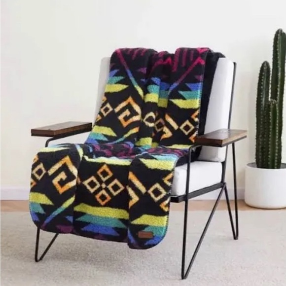 Pendleton Throw Blanket - Coyote Butte Black NIB - Picture 1 of 2